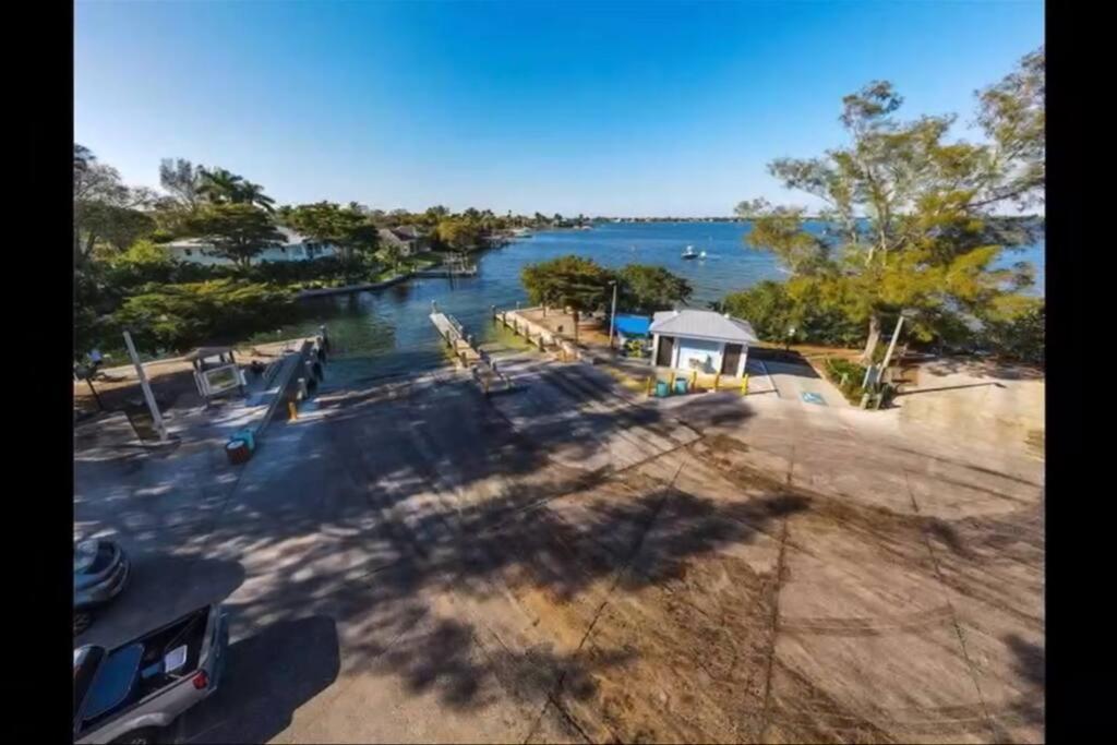 Paradise By The River-Hottub/Pool-Near Beaches برادنتون المظهر الخارجي الصورة