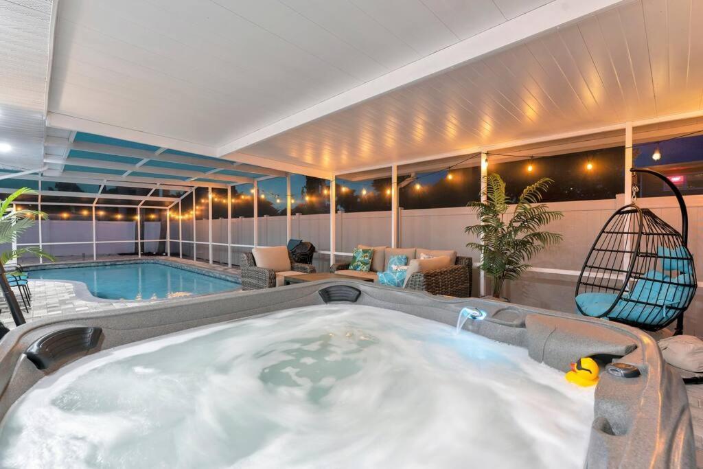 Paradise By The River-Hottub/Pool-Near Beaches برادنتون المظهر الخارجي الصورة